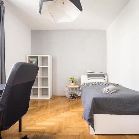 Oomph Warsaw Central 3-Bedroom Flat Kültér fotó